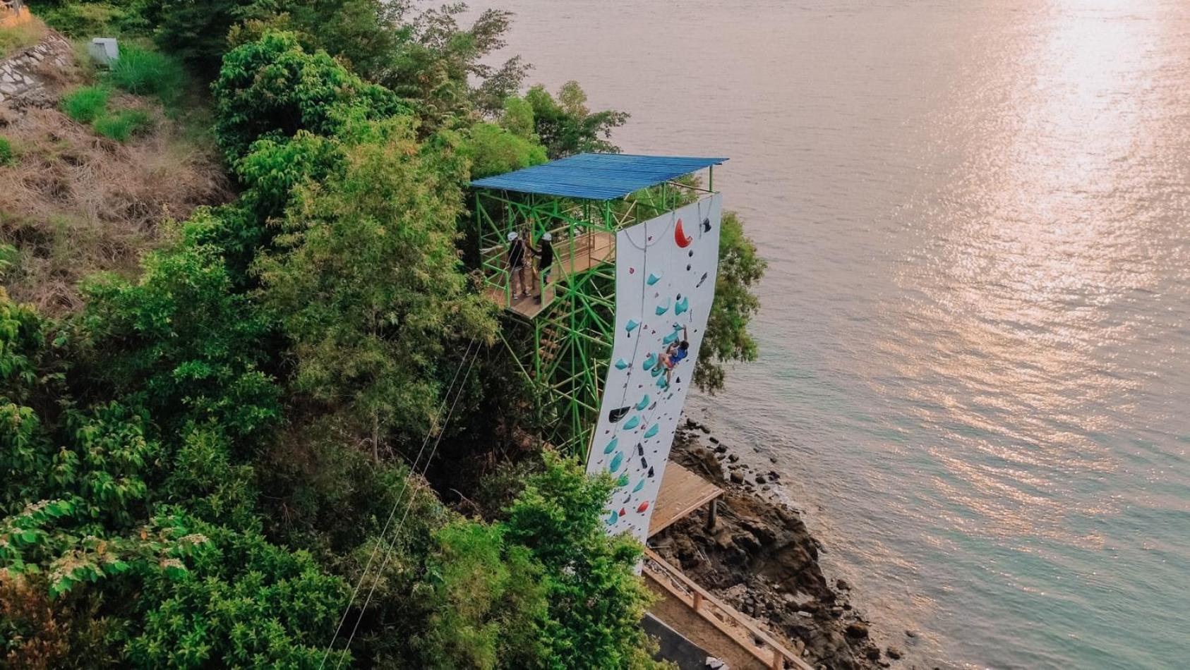 Ktm Resort Batam Sekupang Exterior photo